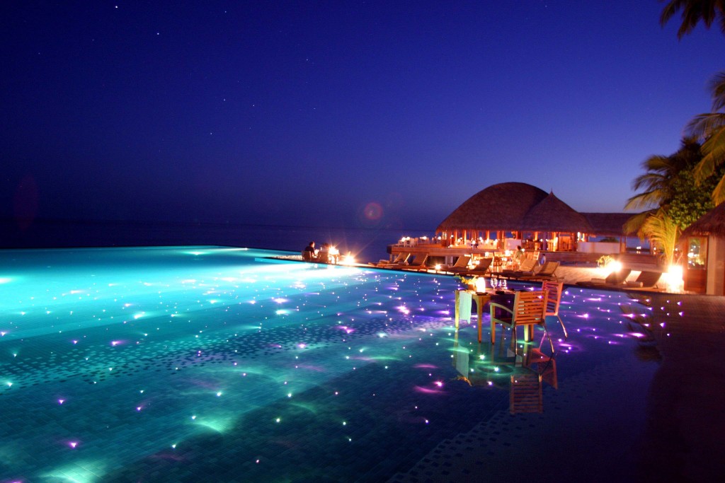 epic swimming pools_Huvafen Fushi, Maldives