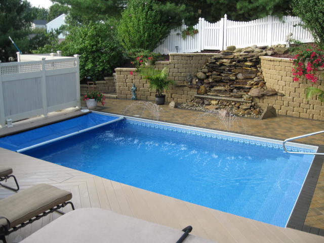 keep pool covered in winter to keep it warm