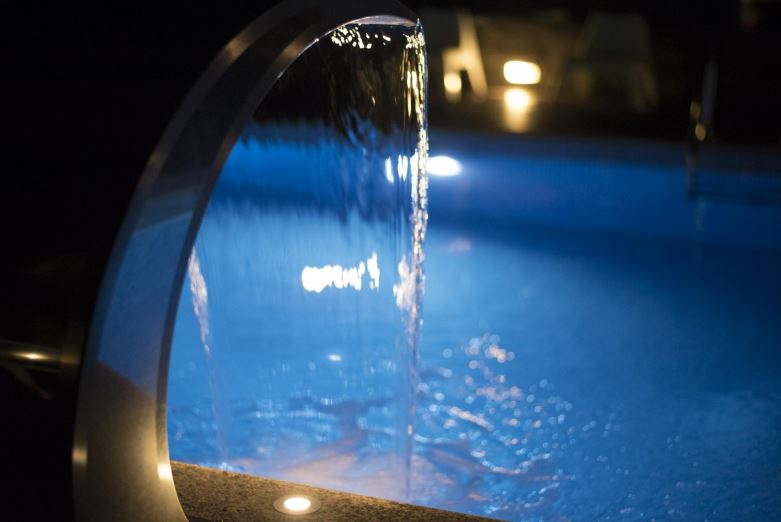 salt water pool vs chlorine pool health