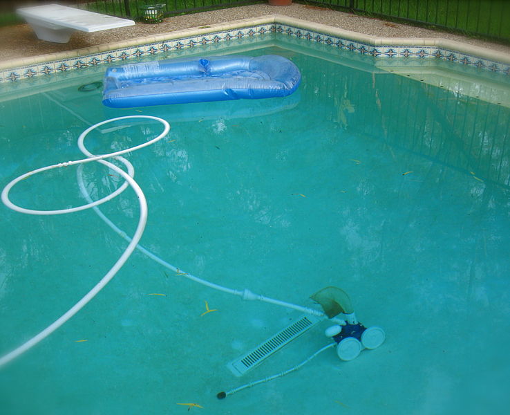 using wrong kind of automatic pool cleaner to fix green pool pool maintenance mistake