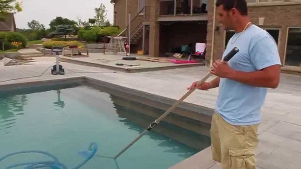 vacuuming pool cost to maintain a pool