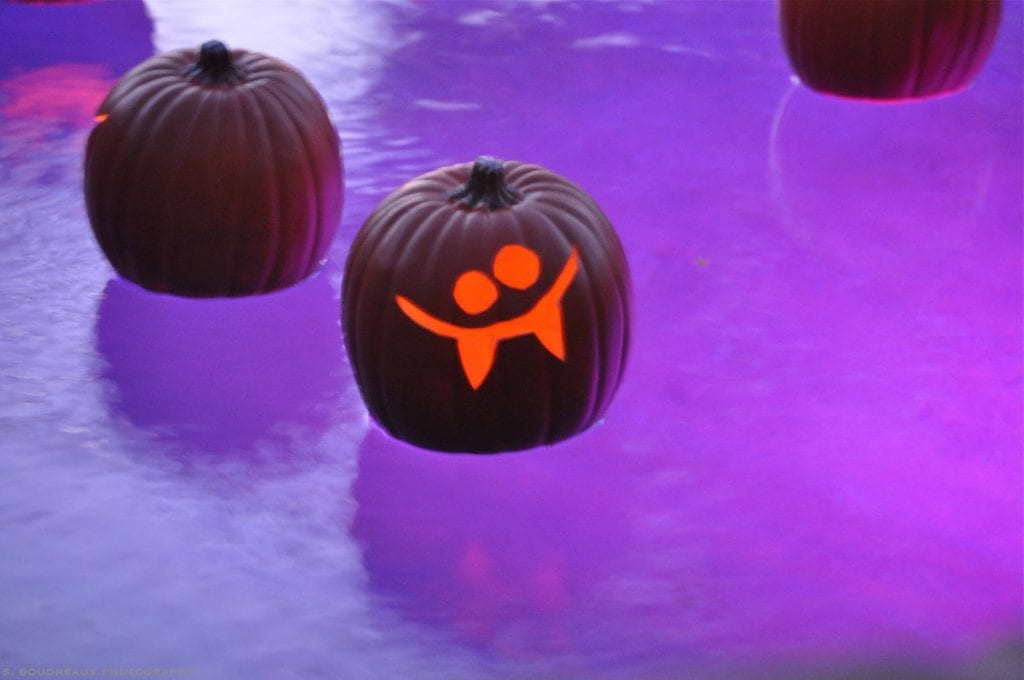 halloween pool party ideas halloween pool decorations halloween lighting