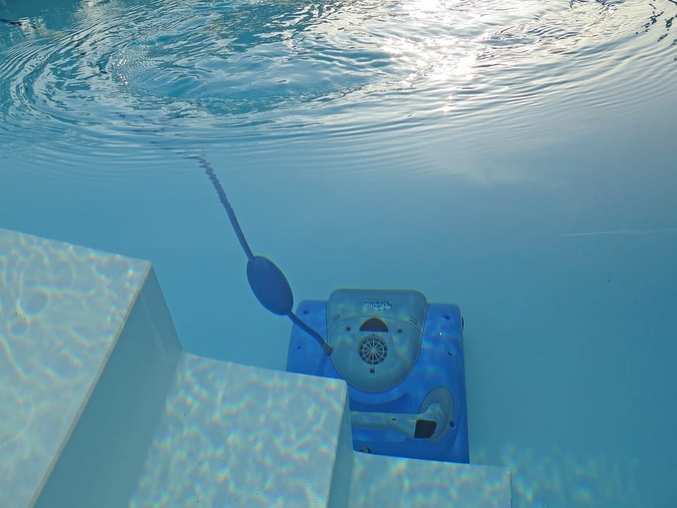 automatic pool cleaner for keeping pool clean
