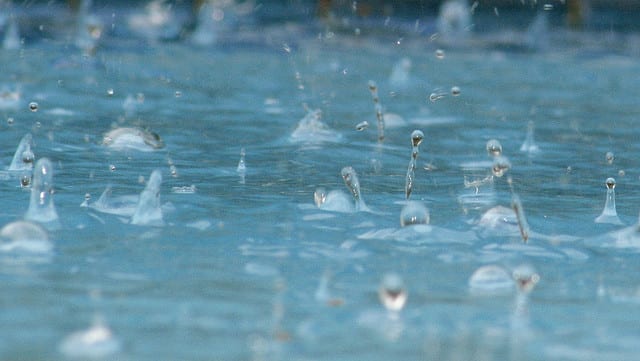 How rain affect swimming pool water